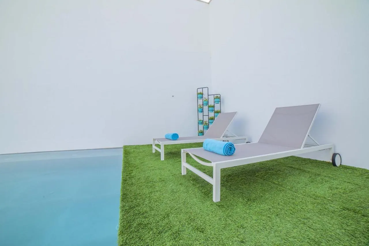 Villa Hampton Muro 0*,